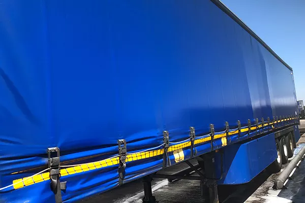Usine en gros PVC bâche camionnage couvrant bâche rouleau PVC camion rideau latéral 